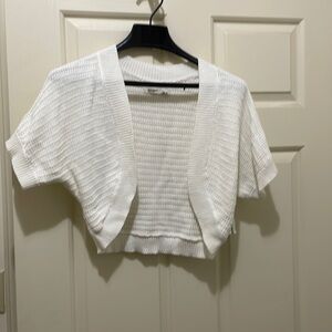 Old Navy white cotton bolero style cardigan (sz m)